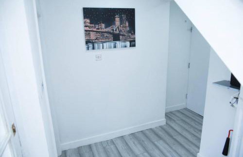 Apartment - Sleeps 2 & Free Parking - Photo 14
