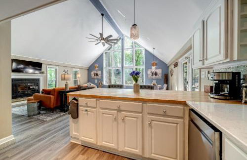 Modern Cabin w/Hot Tub & Fire Pit! - Foto 11