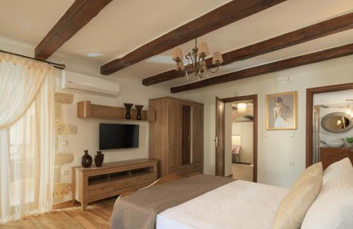 Nicole Villa I "Free" Heated Pool, Village Escape - Photo 20