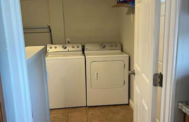 Main, Three Bedroom House in Historic Loveland - Foto 14