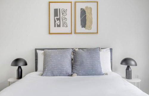 Downtown Bellevue 2BR w WD Storage nr Shops SEA-318 - Foto 16