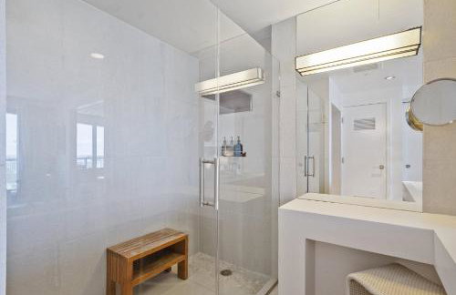 23rd Floor W 2BR with Den, Ocean Views, Sleeps 8 - Foto 18