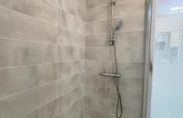 Very comfortable air-conditioned 2 rooms with direct beach access and a free parking - Foto 21