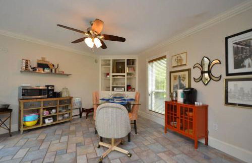 Crosby Backyard Oasis with Weekday Specials! - Foto 65