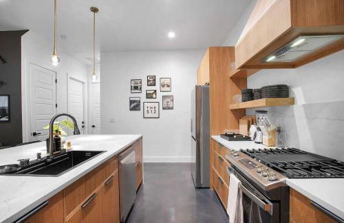 Full Duplex ATX Modern Creekside Retreat 2 Pools - Foto 48