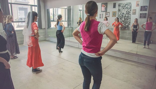 1 Hour Flamenco Class Experience in Granada - Photo 5