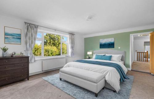 Luxurious Relaxing 6 Bed House for great comfort - Photo 13