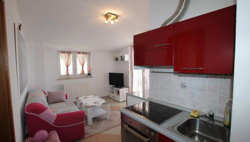 Apartments Julia - Foto 3, stove