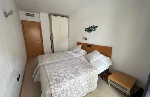 SOLIMAR 10 SALOU Solo FAMILIAS con Parking y piscina - Foto 32