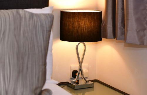 Cardiff Bay Retreat Sleeps 4 Parking - Pass the Keys - Foto 27