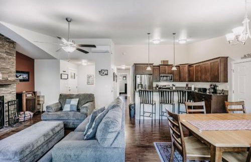 47MF - WiFi - Fireplace - Sleeps 6 - Foto 8