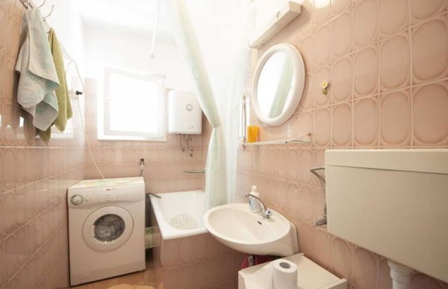 Apartments Mira - One Bedroom Apartment With Balcony - Photo 7