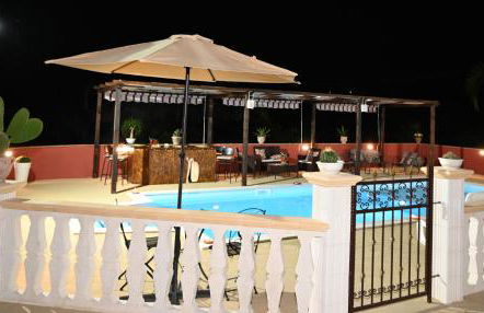 Villa Radiosa In Sicily with private fenced pool, Please read, leggete, HOST INFO for correct cost - Foto 19