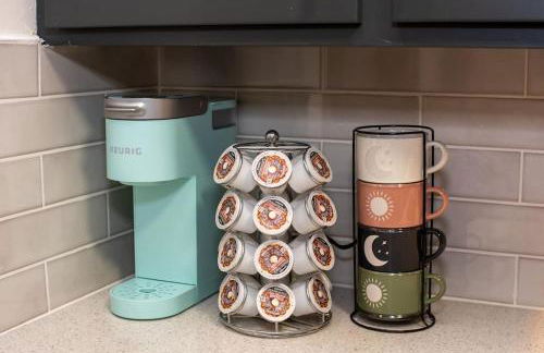 3 Bed 2 Bath Home w 2 Car Garage & Fitness Room - Foto 16