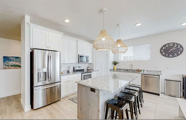 Bear Lake Haus - Luxury Bear Lake Retreat - Photo 2