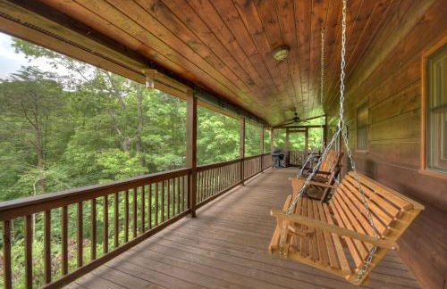 Ole Bear Paw Cabin - Cherry Log GA - Cozy Retreat, Stunning Views, Hot Tub, Outdoor Fire Pit, Porch Swing - Foto 4