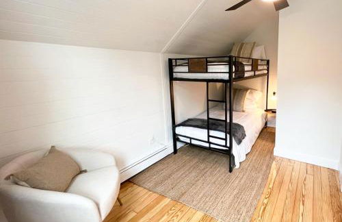 Hamptons Getaway Home, Sleeps 7 - Photo 10