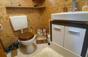 FEWO PARTNERS Haus Clemens - Gemütliches Holzhaus mit Grundstück nahe Badesee - Photo 14