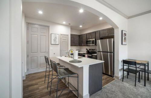 Landing Spectacular 2BD Clubhouse Pool - Foto 45