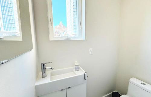 The Executive - Center-City - 3BR-4Bath-Private-Garage - Foto 21