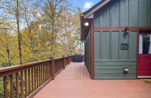 4 BR Mountain Cabin with Hot Tub & Fire Pit in GA - Foto 33