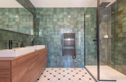 Le Cosy Chic . Proche gare . Centre-ville Mâcon . Neuf . Climatisation . Design . Wifi . - Foto 12