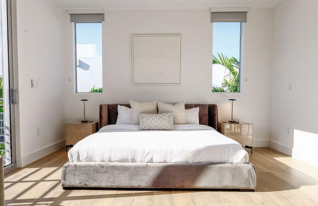 The Modernista 2 - Large Townhome With Pool - Foto 24