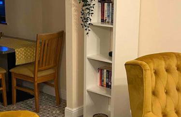 Oaklodge House - Photo 26