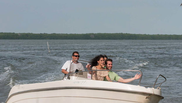 Excursión a Morón y la laguna La Redonda - Foto 2, Disfrutando de un paseo en lancha por la laguna La Redonda