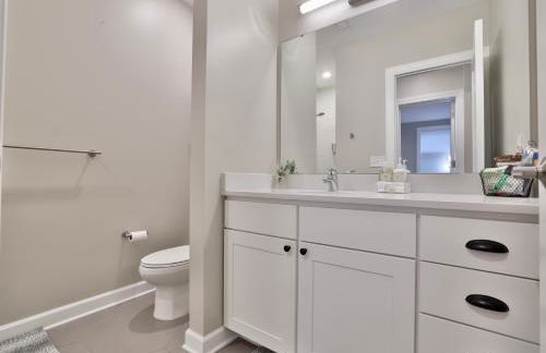 *New* XquisiteMidCenturyM0d~ Condo *OTR* w/Parking - Foto 11