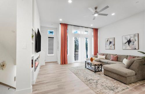 Modern 2BR l Pet-Friendly l Private Baths - Foto 3