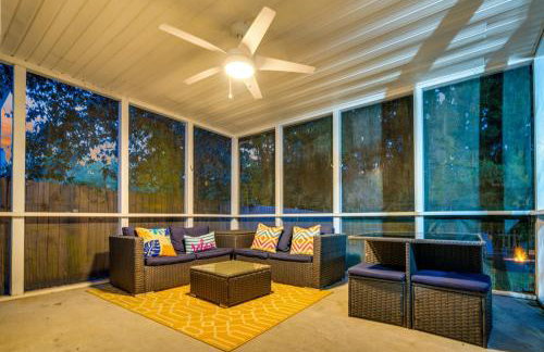 Country Haven - Hot Tub & Pool! Game Room, King Beds, Mins 2 dwtn - Foto 11