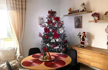 Charming and Cozy Apartment - Photo 11