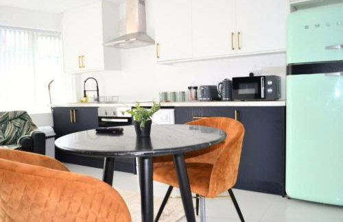 Stylish 1BR Ensuite Apt Wifi, Smart TV, Parking - Foto 10
