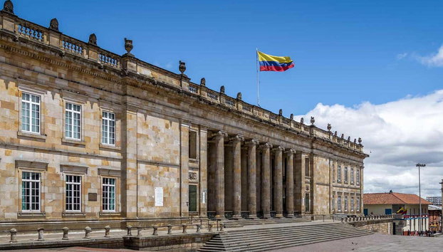 Visita guiada por Bogotá + Teléferico a Monserrate - Foto 4, Capitolio Nacional de Bogotá