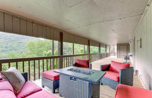 Maggie Valley Mountain Escape with Fireplace and Deck! - Foto 24