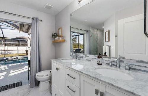 The Annabelle-- Bright 4 Bedroom Home, Heated Pool - Foto 12