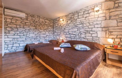 Beautiful Home In Hrboki With Wifi - Foto 21