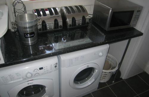 Arden Hill Farmhouse - Hot Tub, Snooker Table, Sleeps 16 - Foto 23