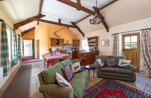 Swallows’ Barn - Photo 19