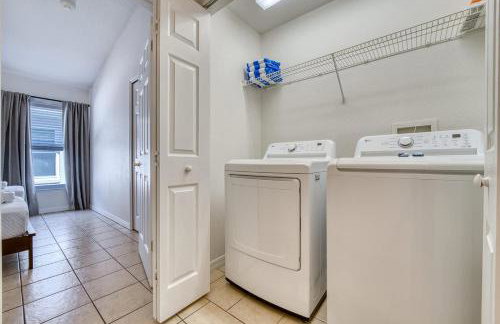 Private Pool Getaway Near Theme Parks - Foto 32