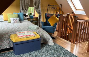 Cosy riverside property - Photo 13