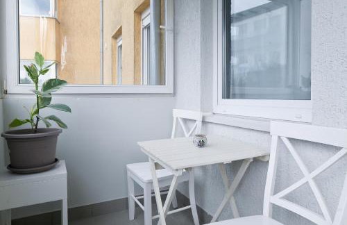 Lili's Studio 2, balcony, New 2025 - Photo 8