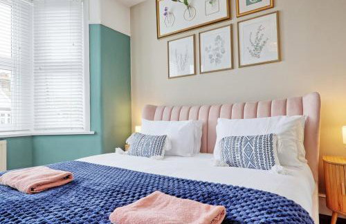 Beautiful 5 bed house, relaxing garden and driveway parking 10 min to the beach - Foto 25