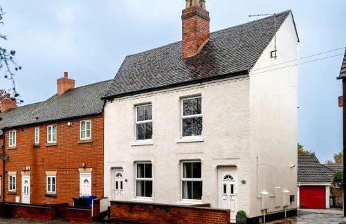 #34 Two bed apt Private Parking Stylish & homely - Photo 1