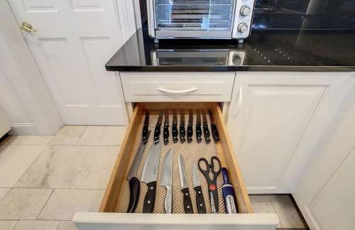 STEPS FROM THE BEACH, BEST LOCATION, 2 BDRM 2 BTH - Foto 23