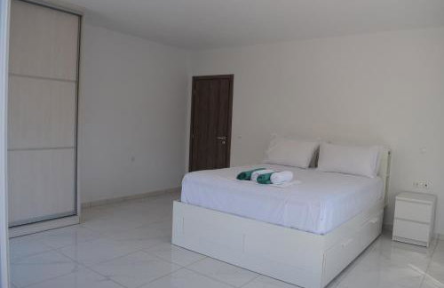 Black & White Apartments - Foto 27