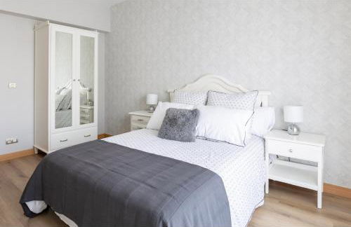 Adeinés Viviendas uso turístico medio - Foto 2