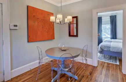 Chic Comfortable 2BR with Porch near Dilworth - Foto 20