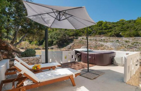 2 Bedroom Awesome Home In Praznica - Foto 3